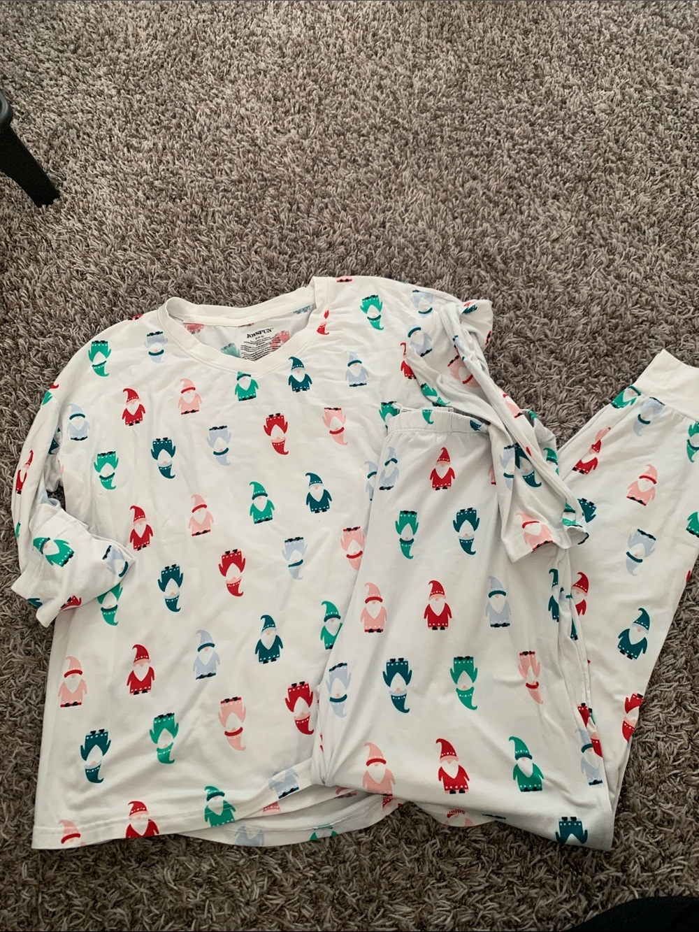 Women's White Holiday Gnome Pajama Set - Long Sleeve Top & Pants